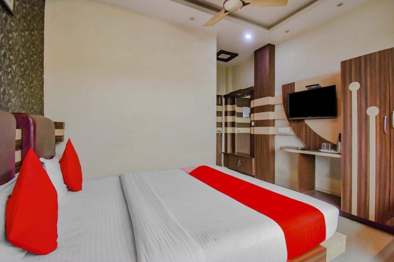 Oyo 1851 Hotel Sefali Deluxe כלכותה מראה חיצוני תמונה
