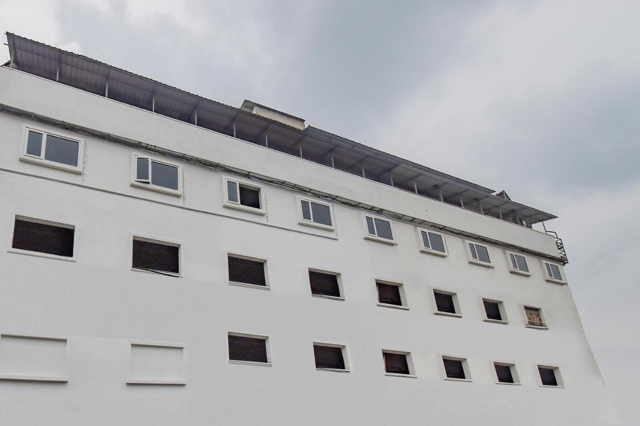 Oyo 1851 Hotel Sefali Deluxe כלכותה מראה חיצוני תמונה